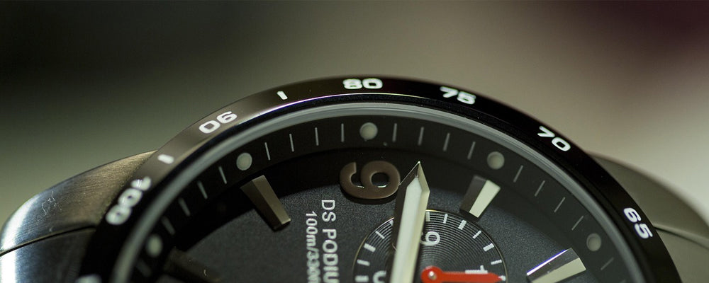 Leather Watch Cases vs Metal Watch Cases